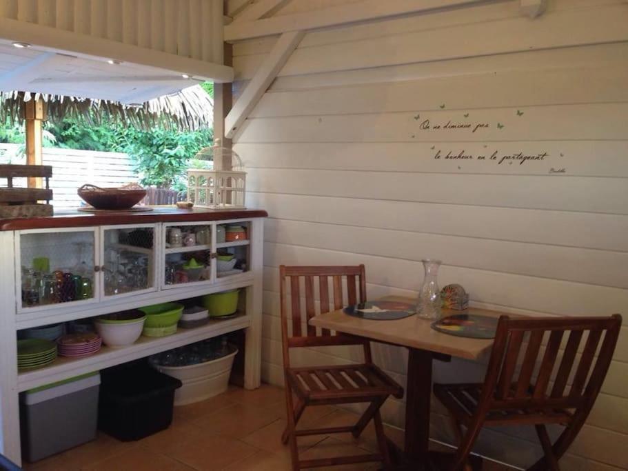 Charmant Bungalow Un P'Tit Coin De Paradis Saint-Francois  Εξωτερικό φωτογραφία